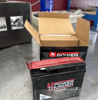 Batería YTR4A-BS Power Thunder
