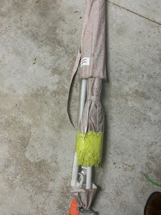 Sombrilla Ezpeleta con etiqueta