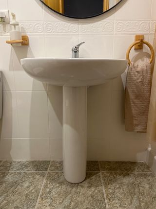 Lavabo de cerámica como nuevo