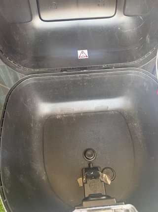 Baúl Givi E300NT Negro Sin base