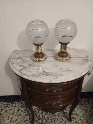 Set di due lampade da tavolo con globo sferico in vetro