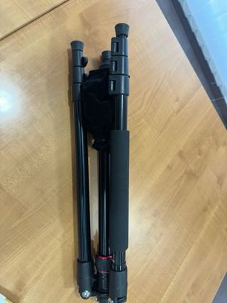 Tripode TP-40: 1,3kg de 18,5 cm a 1,70cm de altura
