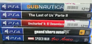 PS4 Slim 500GB + 2 Controller + 5 Giochi