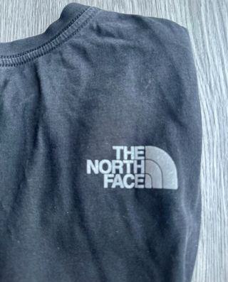 T-shirt The North Face Preta Tamanho S