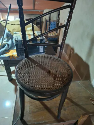 Vecchie sedie Thonet in legno