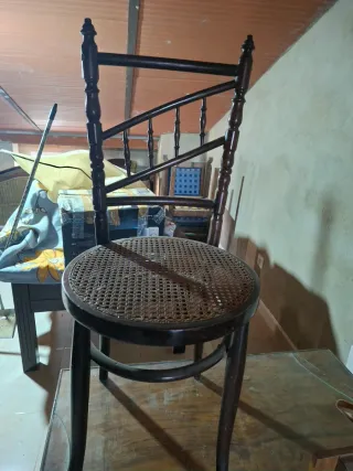 Vecchie sedie Thonet in legno