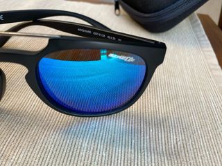 Occhiali da sole Arnette specchiati neri