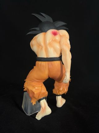Figura Goku herido 20cm Dragon Ball