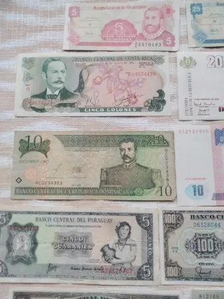 Lote 18 Billetes de América