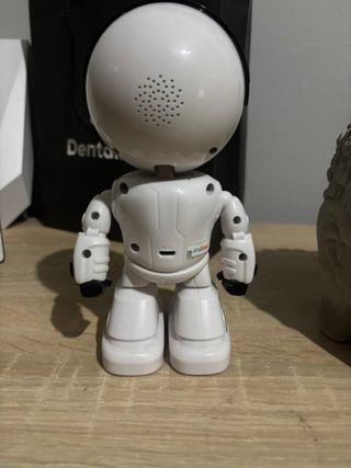 Cámara Robot Blanca con sonido y movimiento