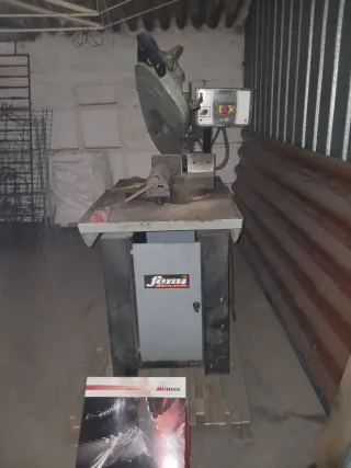 Sierra de cinta para metal Femi y carril Mg