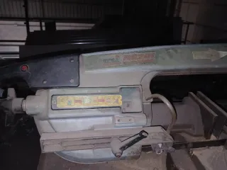 Sierra de cinta para metal Femi y carril Mg