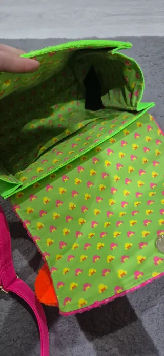 Bolso infantil con orejas y lazo