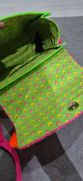 Bolso infantil con orejas y lazo