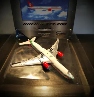 Modelo Gemini Jets Boeing 777-200 Kenya Airways 1:400 de segunda