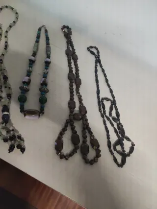 Collares de bisutería varios colores