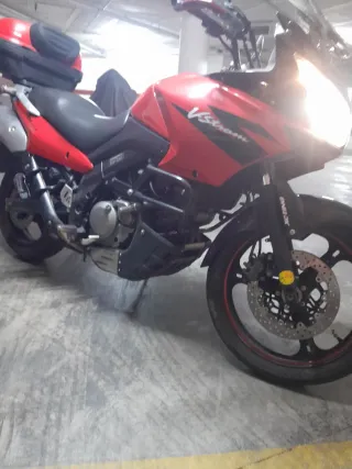 SUZUKI DL 650 V STROM ( 2004)