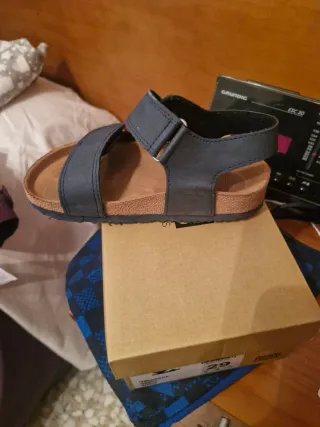 Sandalias niño azul talla 29 y talla 28