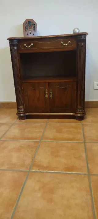 Mueble TV madera con cajón y puertas