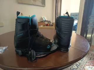 Botas Wakeboard Negras y Turquesa