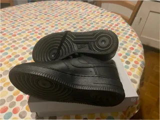 Nike Air Force 1 Low '07 Negras Talla 37.5