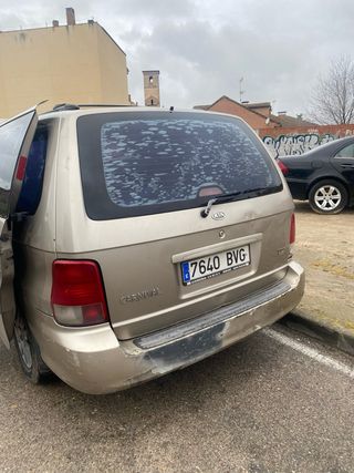 KIA Carnival 2002