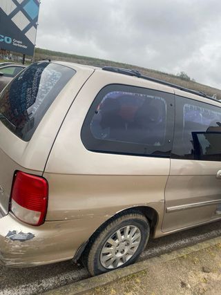 KIA Carnival 2002