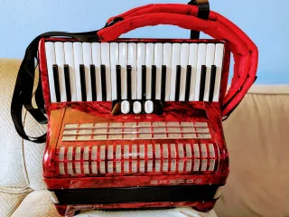 Acordeón Hohner Concerto II N 72 bajos