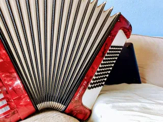 Acordeón Hohner Concerto II N 72 bajos