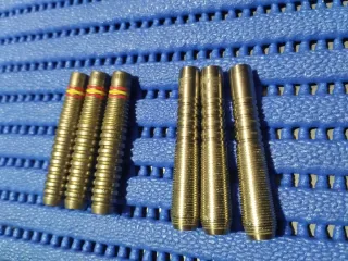 6 Dardos de metal con anillas