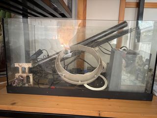 Acuario 80L con filtro y calentador