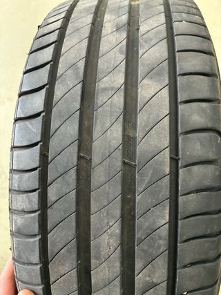 Neumático Michelin 215/50 R17
