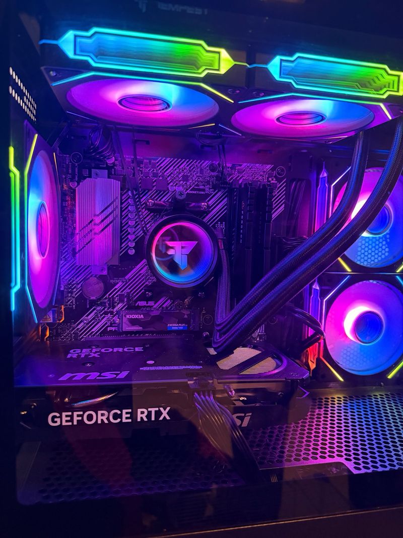 PC Gaming RTX 5060TI 16GB, Ryzen 7 5800X, 32GB RAM
