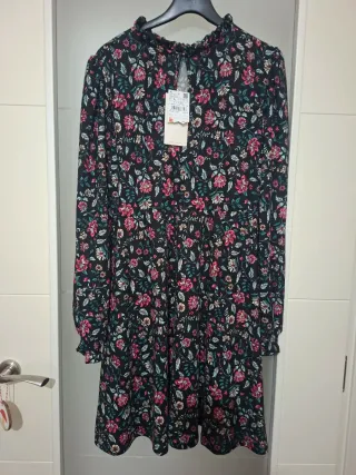 Vestido estampado floral negro talla L