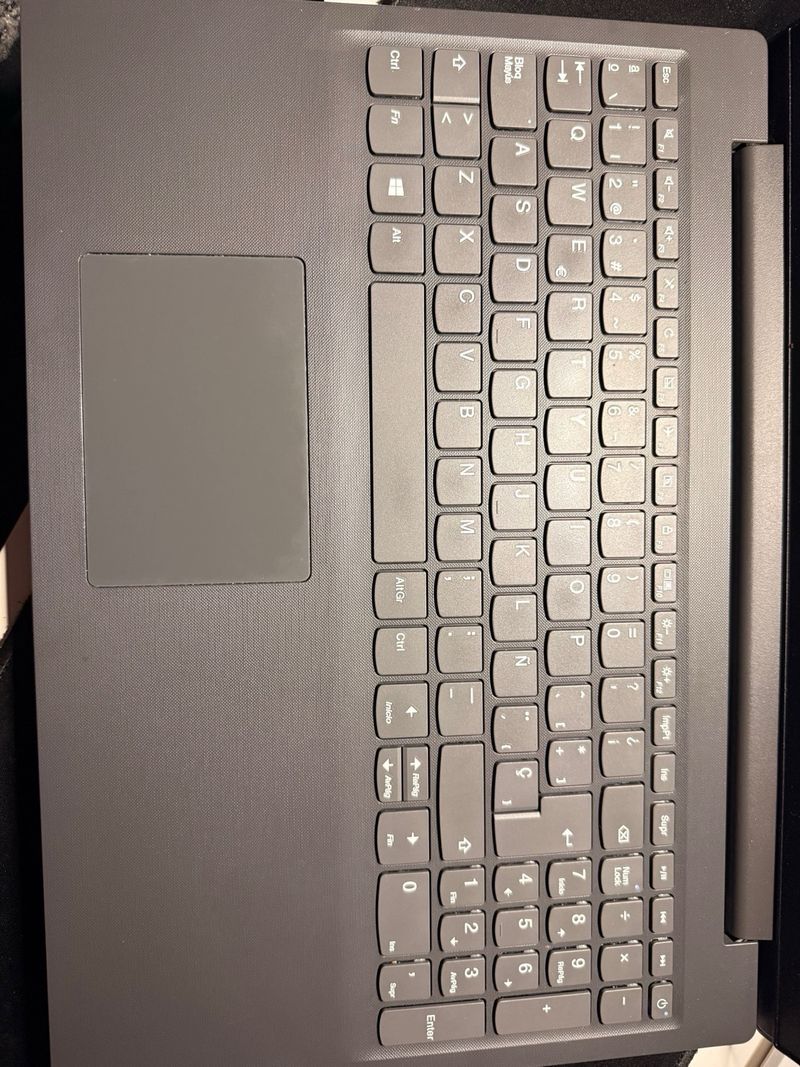 Portátil Lenovo Ryzen 3 8GB RAM Gris afbeelding 3
