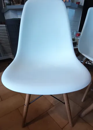 Pack mesa redonda + 4 sillas blancas