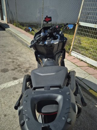 Honda Forza 750 2021 Negra. Se valora cambio