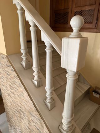 Balaustre de mármol para escalera