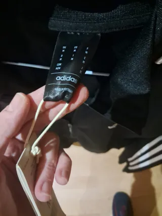 Chaqueta deportiva Adidas negra