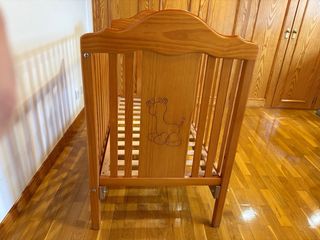 Cuna de madera