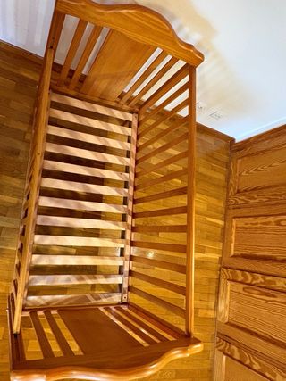 Cuna de madera