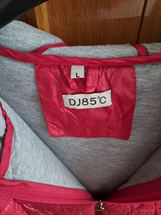 Plumas acolchado mujer de tacto suave y agradable.