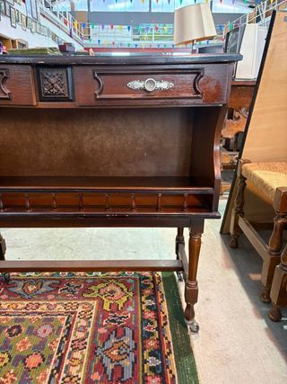 MUEBLE AUXILIAR CLÁSICO