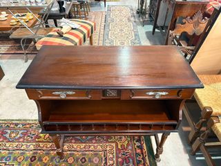 MUEBLE AUXILIAR CLÁSICO