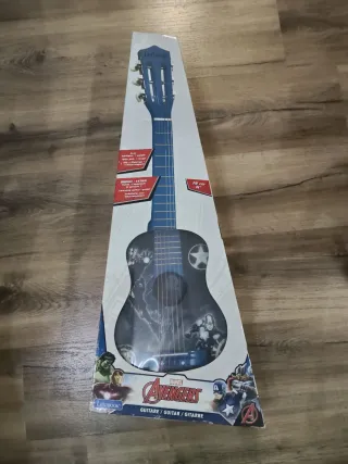 Guitarra infantil Avengers
