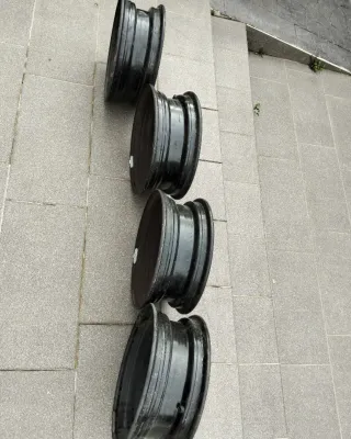 LLANTAS 15" NISSAN 4 tornillos