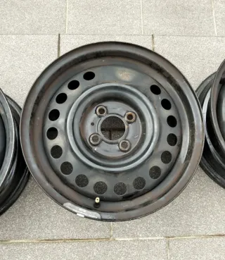 LLANTAS 15" NISSAN 4 tornillos