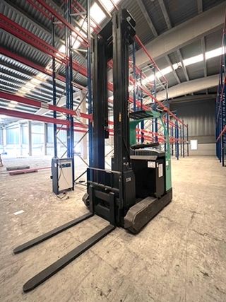 Carretilla Retráctil Eléctrica MITSUBISHI RB16K