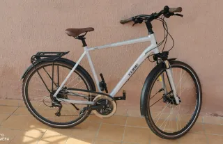 Bicicleta Cube Touring Híbrida / Ciudad