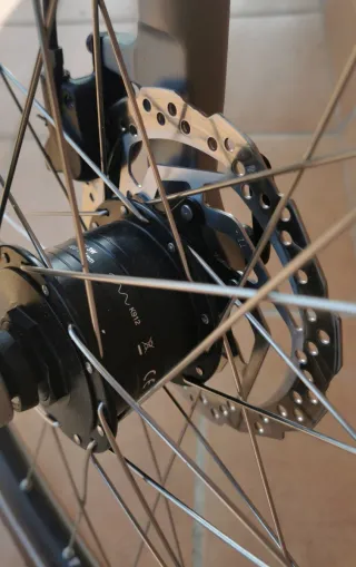 Bicicleta Cube Touring Híbrida / Ciudad